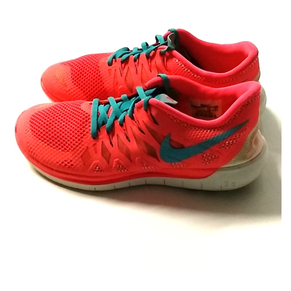 Nike women pink running sneaker Sz 10